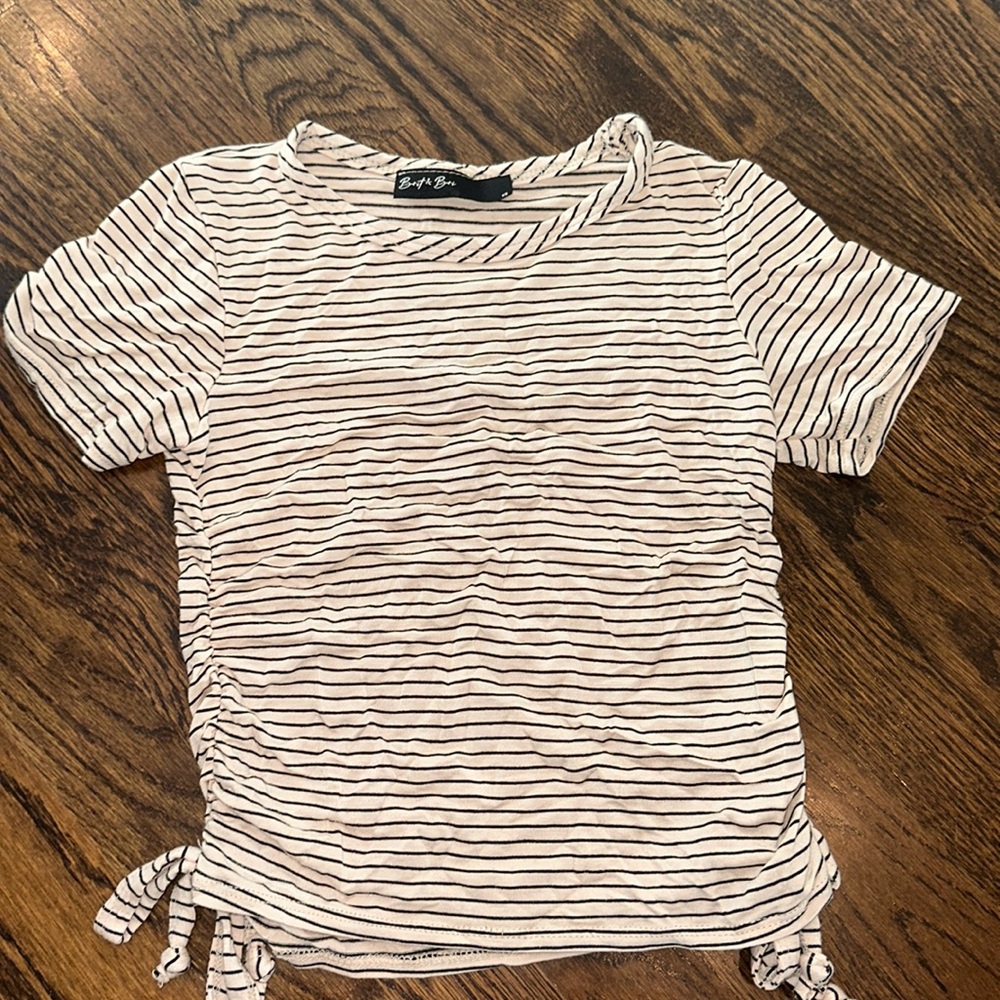 XS short sleeve striped shirt (Never worn)